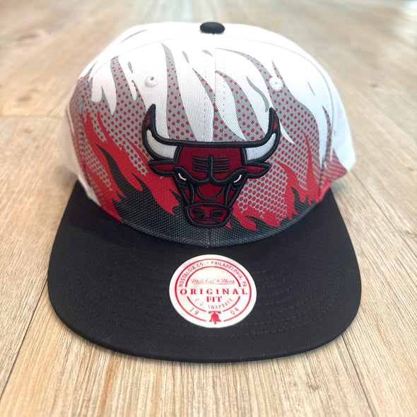 Mitchell & Ness NBA Hot Fire Chicago Bulls Snapback Hat