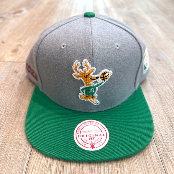 Mitchell & Ness NBA Melt Stitch Milwaukee Bucks Snapback Hat
